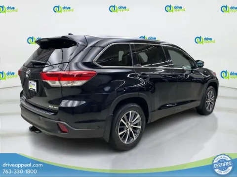 More photos of 2018 Toyota Highlander XLE at Drive Appeal Bloomington, MN