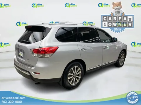 More photos of 2016 Nissan Pathfinder SL at Drive Appeal Bloomington, MN