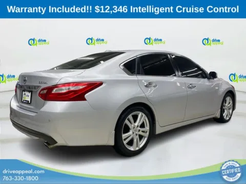 More photos of 2016 Nissan Altima 3.5 SL at Drive Appeal Bloomington, MN