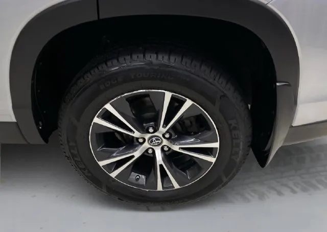 Toyota Highlander photo 18