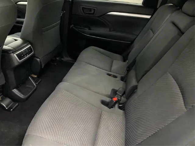 Toyota Highlander photo 11