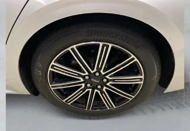 Lincoln Continental photo 18