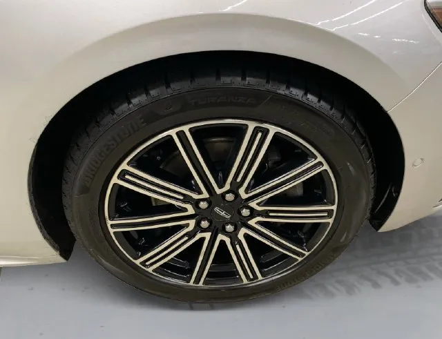 Lincoln Continental photo 16