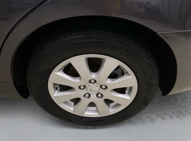 Toyota Camry photo 19