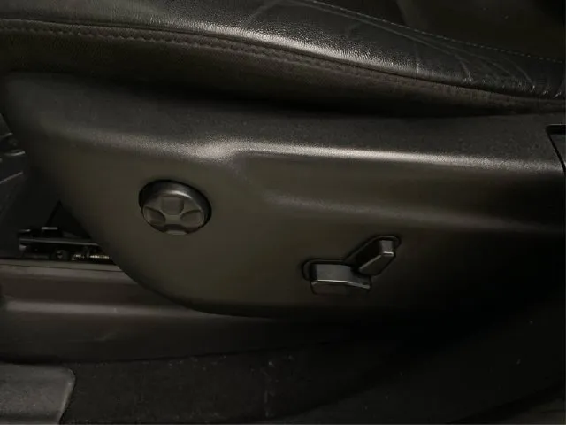 Jeep Grand Cherokee photo 24