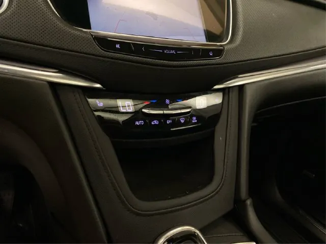 Cadillac XT5 photo 33