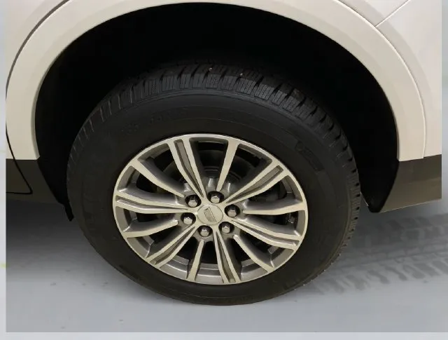 Cadillac XT5 photo 19