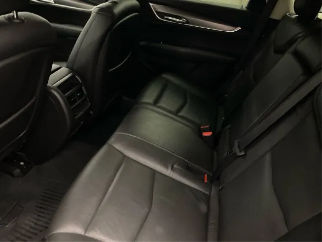 Cadillac XT5 photo 11