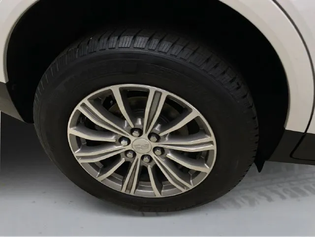 Cadillac XT5 photo 18