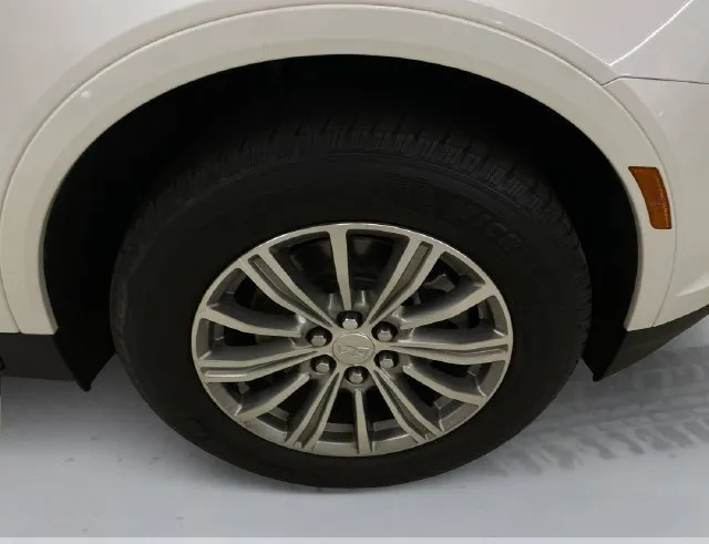 Cadillac XT5 photo 17