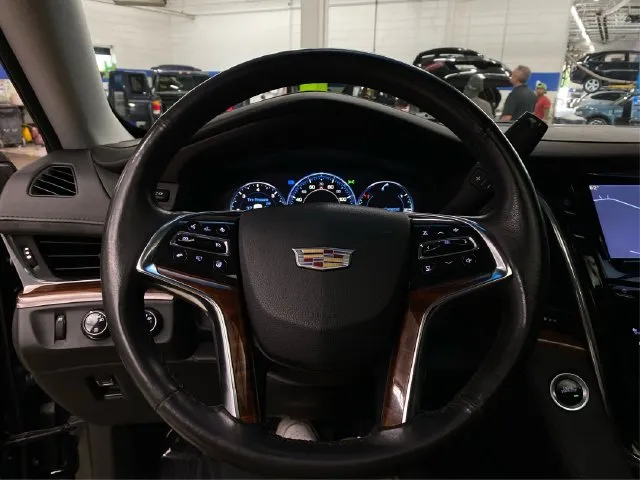 Cadillac Escalade photo 23