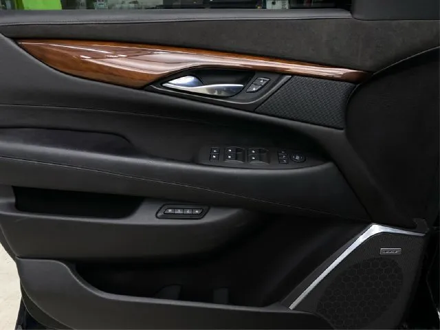 Cadillac Escalade photo 26