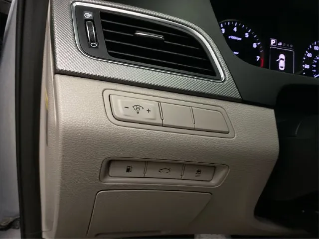 Hyundai Sonata photo 23