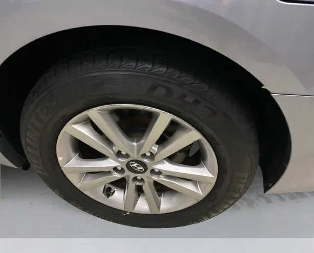 Hyundai Sonata photo 18