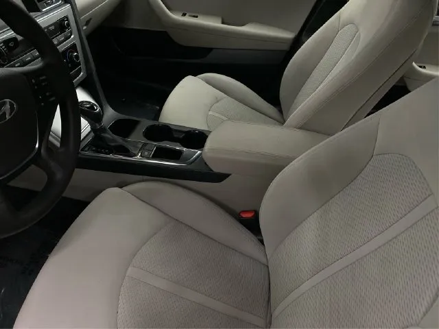 Hyundai Sonata photo 10