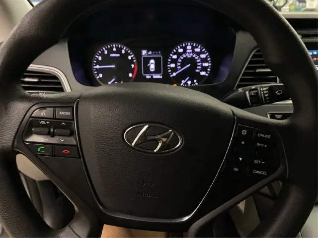 Hyundai Sonata photo 22
