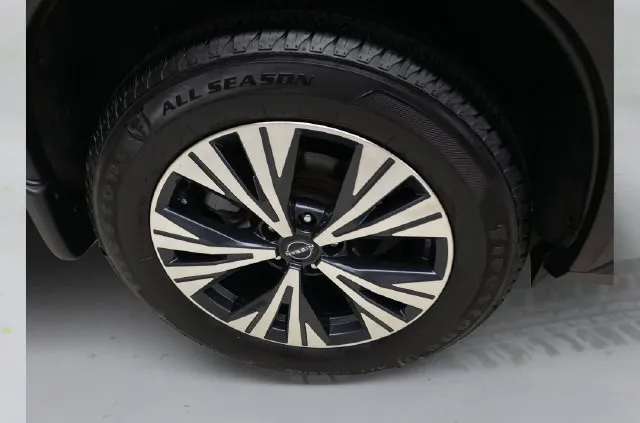 Nissan Rogue photo 17