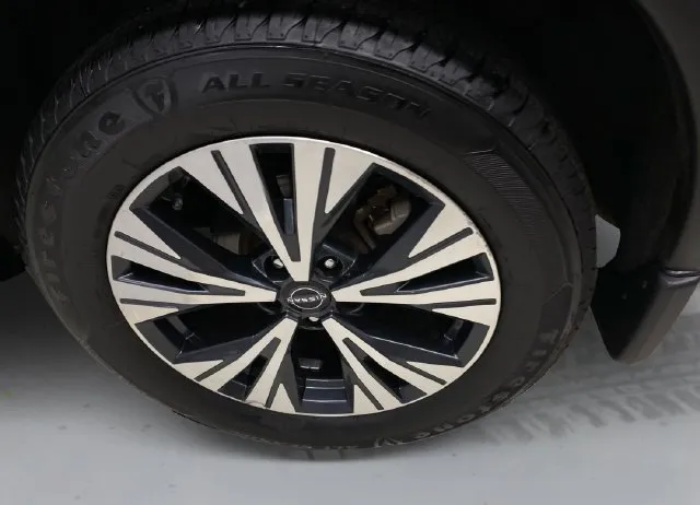 Nissan Rogue photo 18