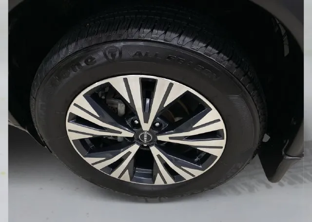 Nissan Rogue photo 19