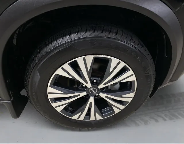 Nissan Rogue photo 16