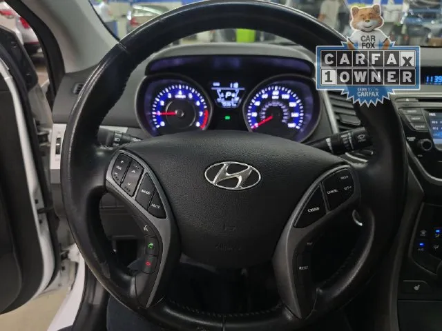 Hyundai Elantra photo 23