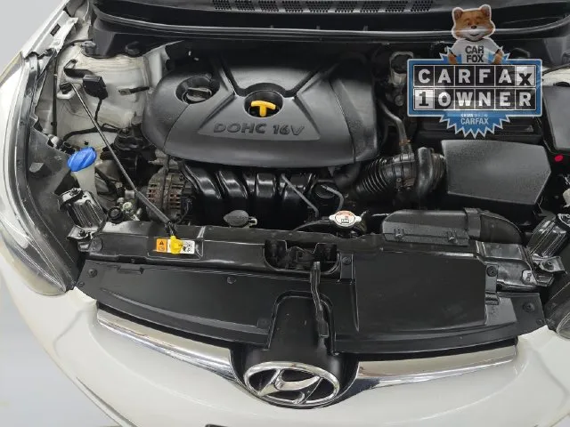 Hyundai Elantra photo 13
