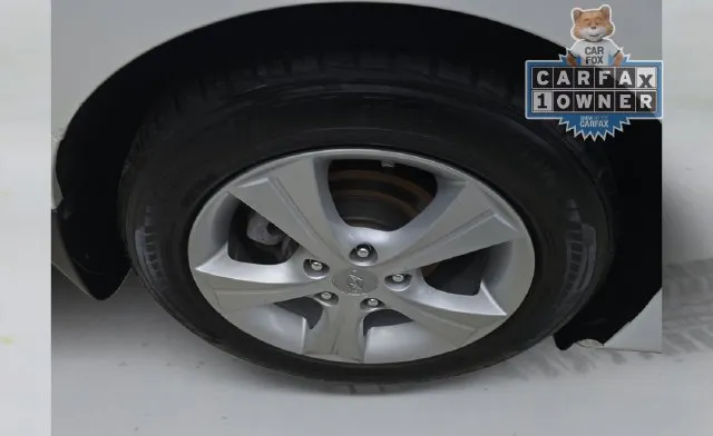 Hyundai Elantra photo 18