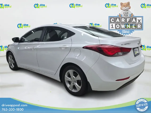 Hyundai Elantra photo 8