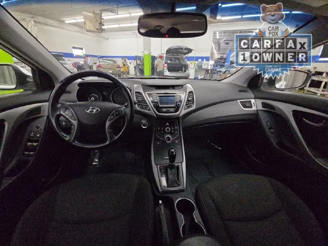 Hyundai Elantra photo 29