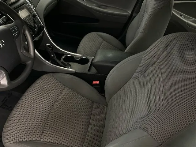 Hyundai Sonata photo 10
