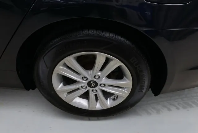 Hyundai Sonata photo 18