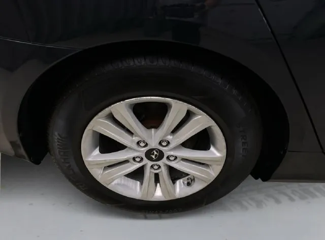 Hyundai Sonata photo 17