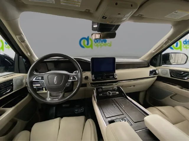 Lincoln Navigator L photo 30