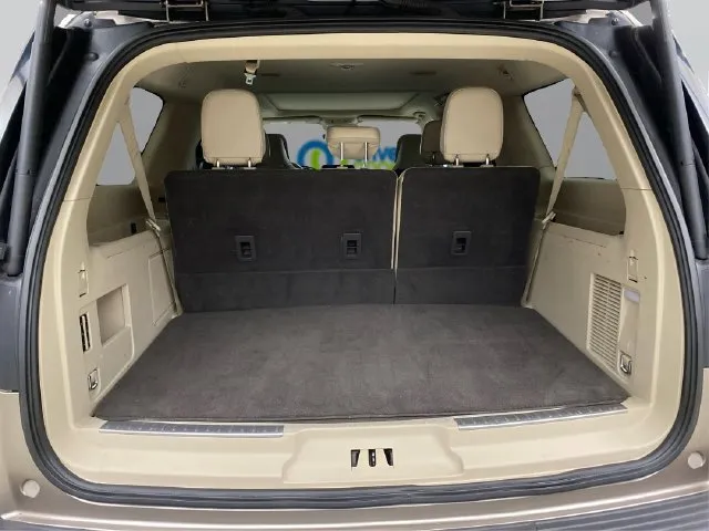Lincoln Navigator L photo 15