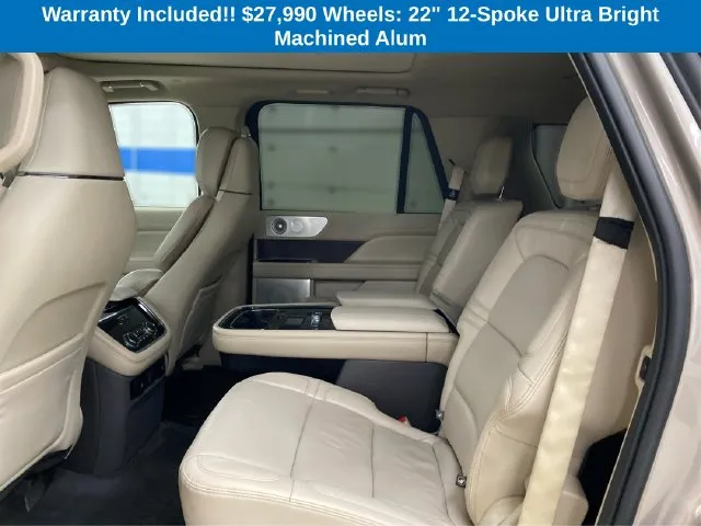 Lincoln Navigator L photo 11