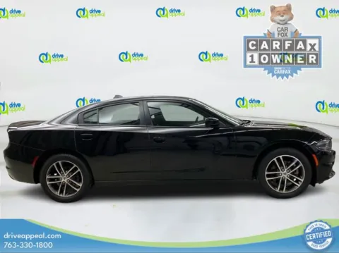 More photos of 2019 Dodge Charger SXT at Drive Appeal Bloomington, MN