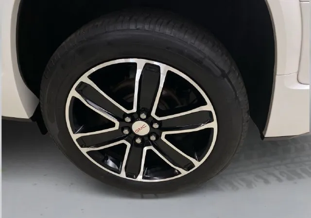 GMC Acadia photo 19
