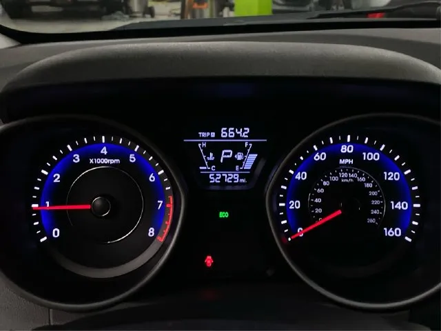 Hyundai Elantra photo 21
