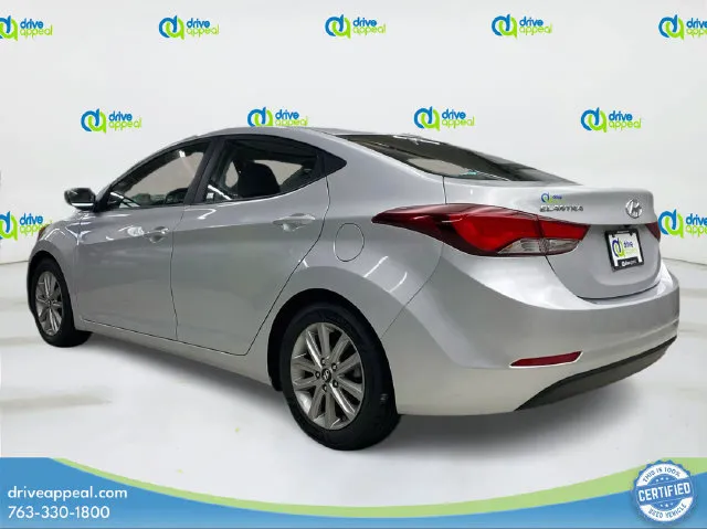 Hyundai Elantra photo 8