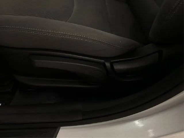 Hyundai Elantra photo 24