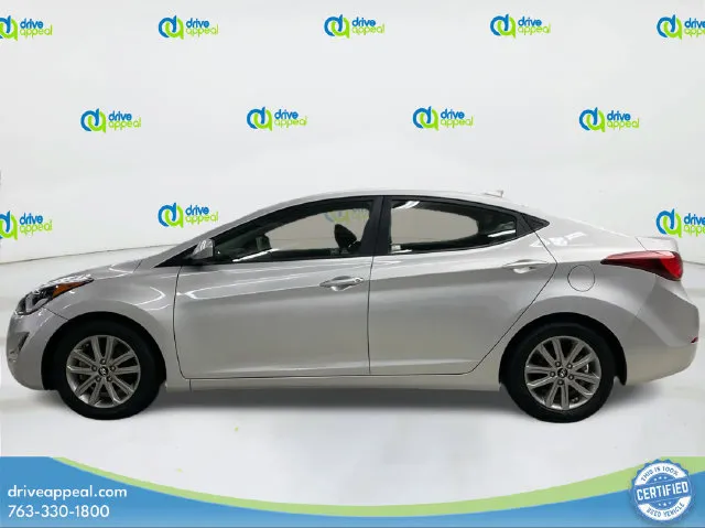 Hyundai Elantra photo 9