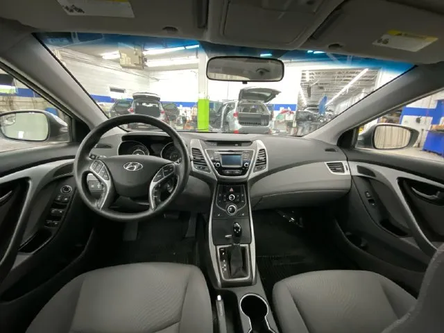 Hyundai Elantra photo 27