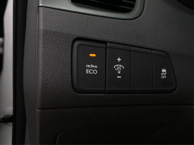 Hyundai Elantra photo 23