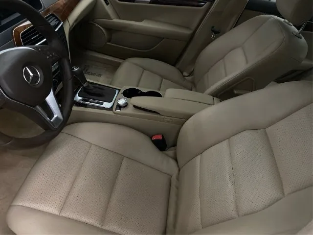 Mercedes-Benz C-Class photo 10
