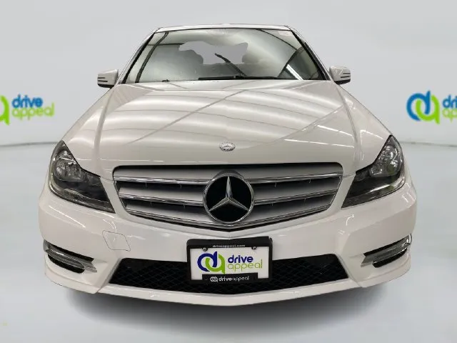 Mercedes-Benz C-Class photo 16