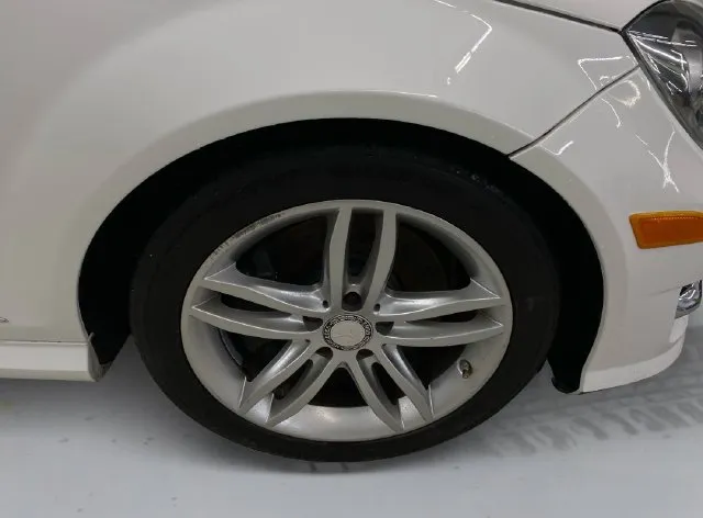 Mercedes-Benz C-Class photo 17
