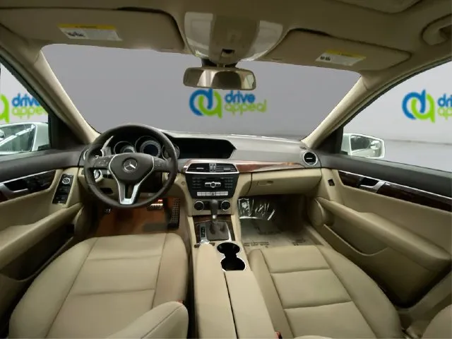 Mercedes-Benz C-Class photo 30