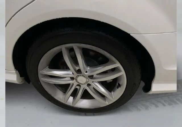 Mercedes-Benz C-Class photo 19