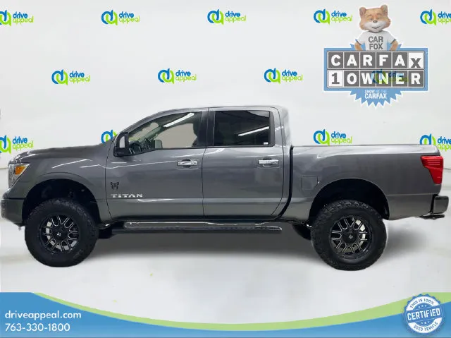 Nissan Titan photo 9