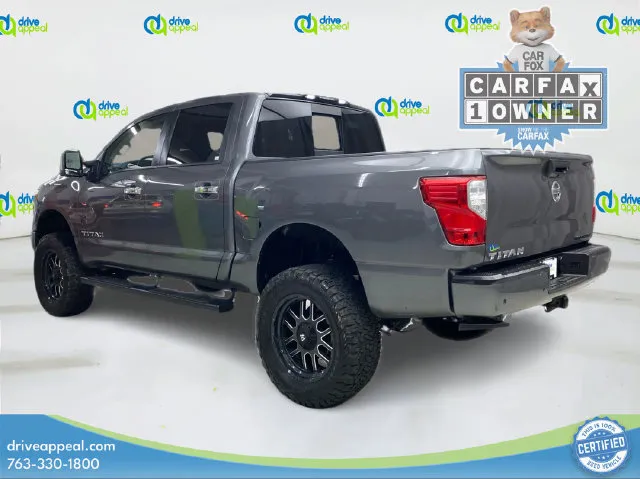 Nissan Titan photo 8
